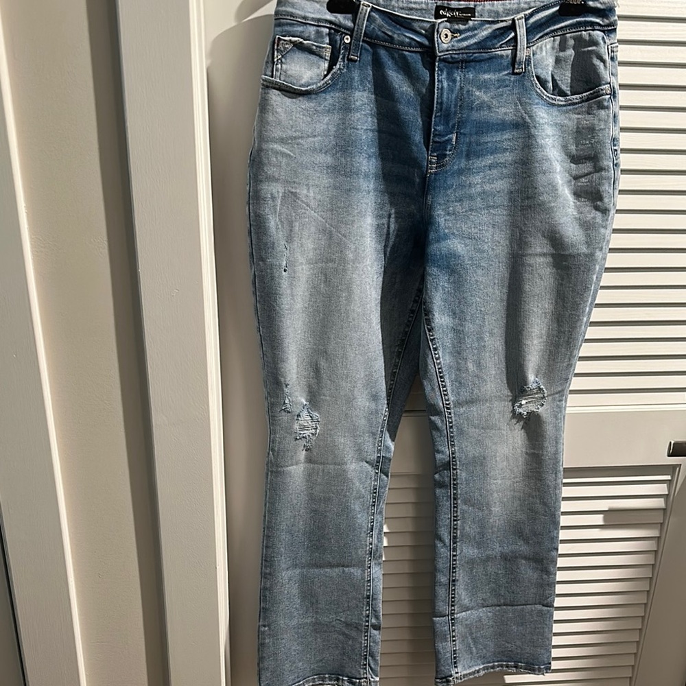 NWT Edgely Curvy High Rise Slim Boot Distress Jean with five pockets. Size 14 W